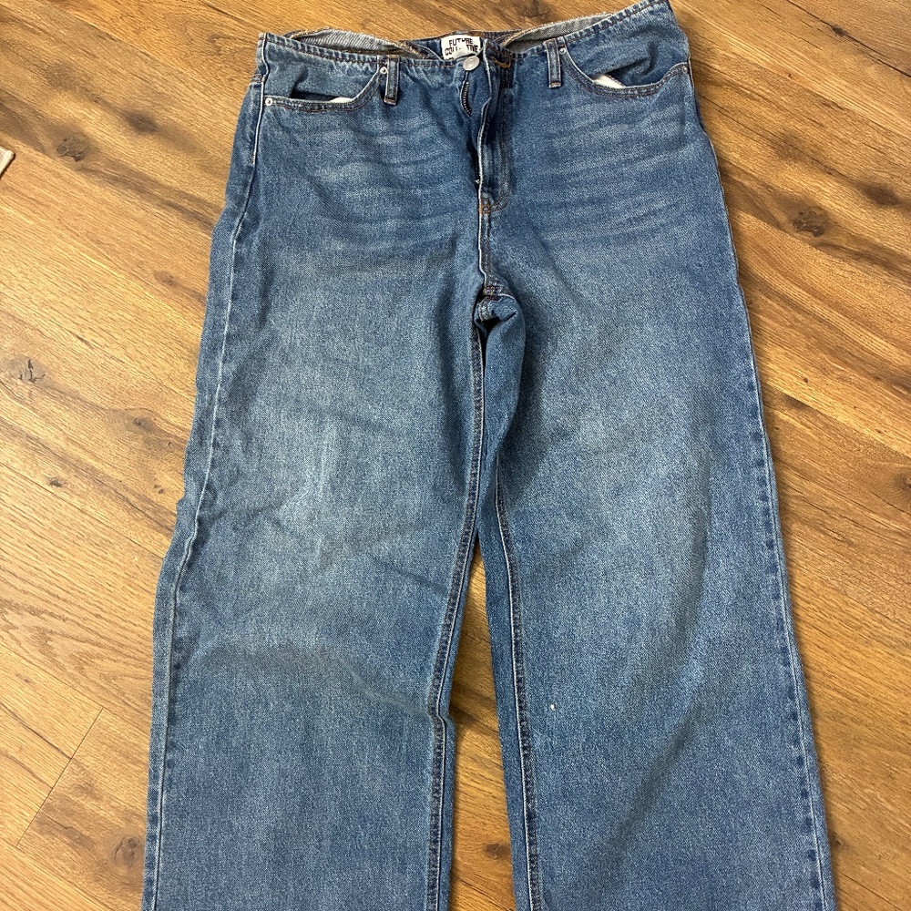 Women’s mid rise wide leg jeans